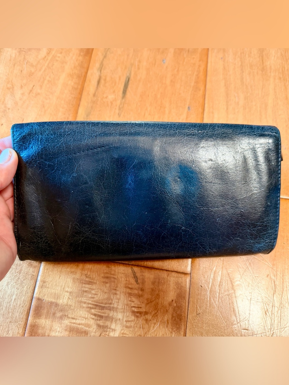HOBO brand Black Leather Kiss-Lock Clutch Wallet - Picture 2 of 8